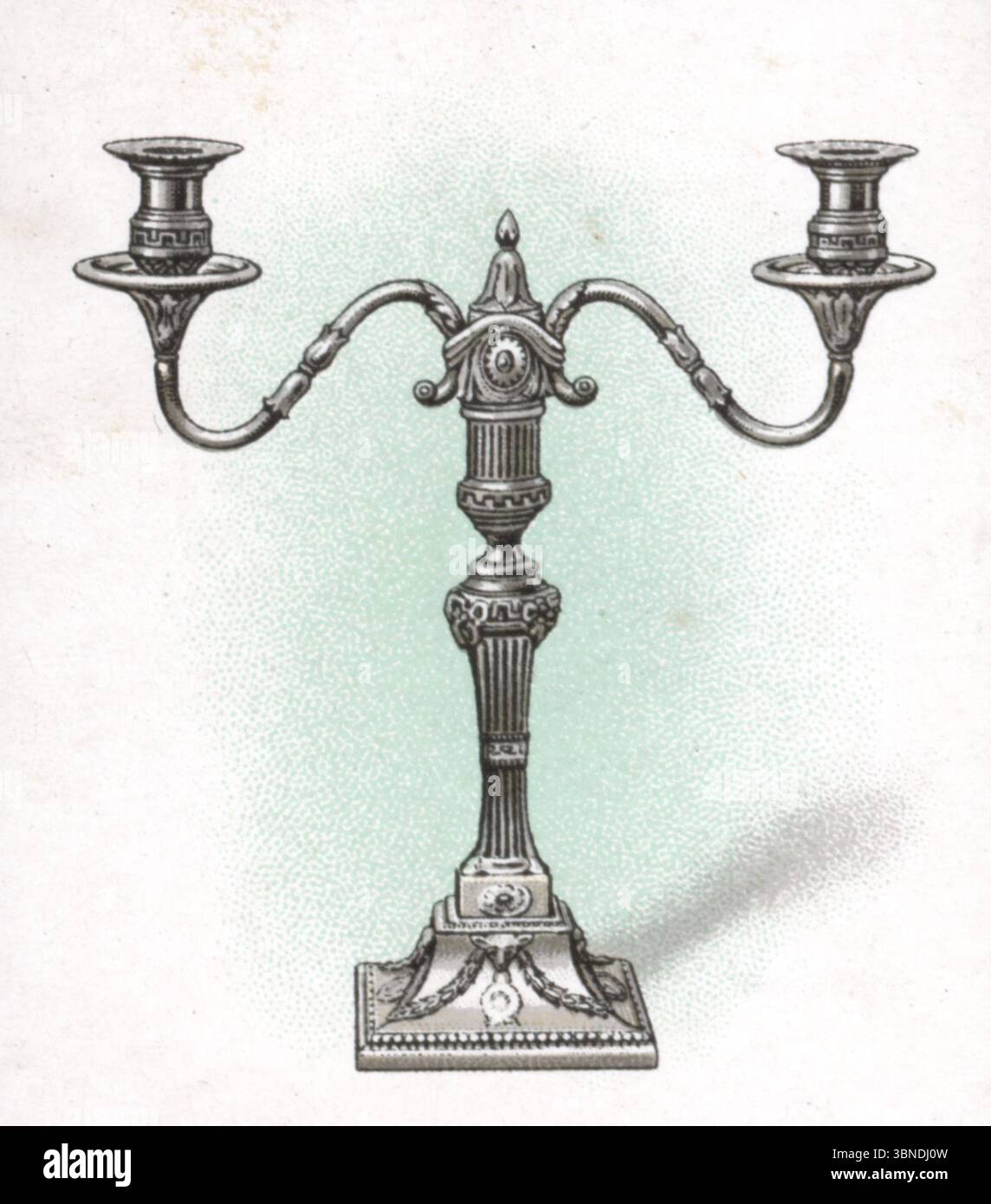 Silberleuchter aus dem späten 18. Jahrhundert oder „Säulenkerzenleuchter“ der klassischen Form jener Zeit. Aus einer Serie von „Old Silver“-Zigarettenkarten, die 1924 von der Tabakfirma W.D. & H.O. Wills veröffentlicht wurden. Die Serie enthielt detaillierte Illustrationen von antikem Besteck, wie Schüsseln, Bechergläsern und Tazzas, die Handwerkskunst aus verschiedenen historischen Epochen zeigen. Stockfoto