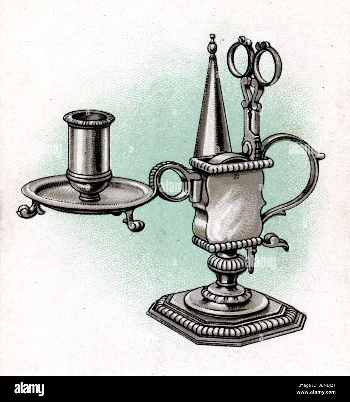 Kerzenhalter, Feuerlöscher, Schnupfer und Stand aus dem späten 17. Jahrhundert. Aus einer Serie von „Old Silver“-Zigarettenkarten, die 1924 von der Tabakfirma W.D. & H.O. Wills veröffentlicht wurden. Die Serie enthielt detaillierte Illustrationen von antikem Besteck, wie Schüsseln, Bechergläsern und Tazzas, die Handwerkskunst aus verschiedenen historischen Epochen zeigen. Stockfoto