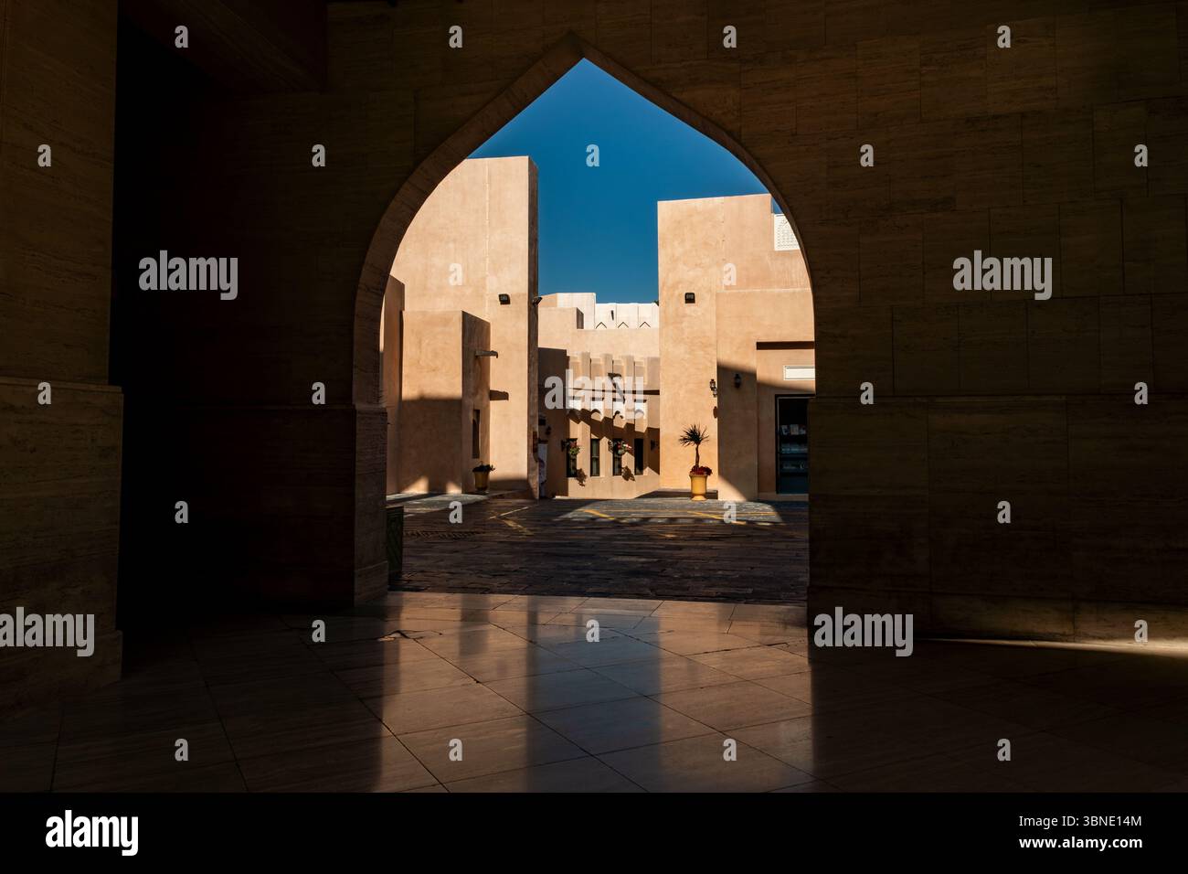 Katara Kulturdorf. Die Straßen und die wunderschöne Architektur von Doha Katar. Stockfoto