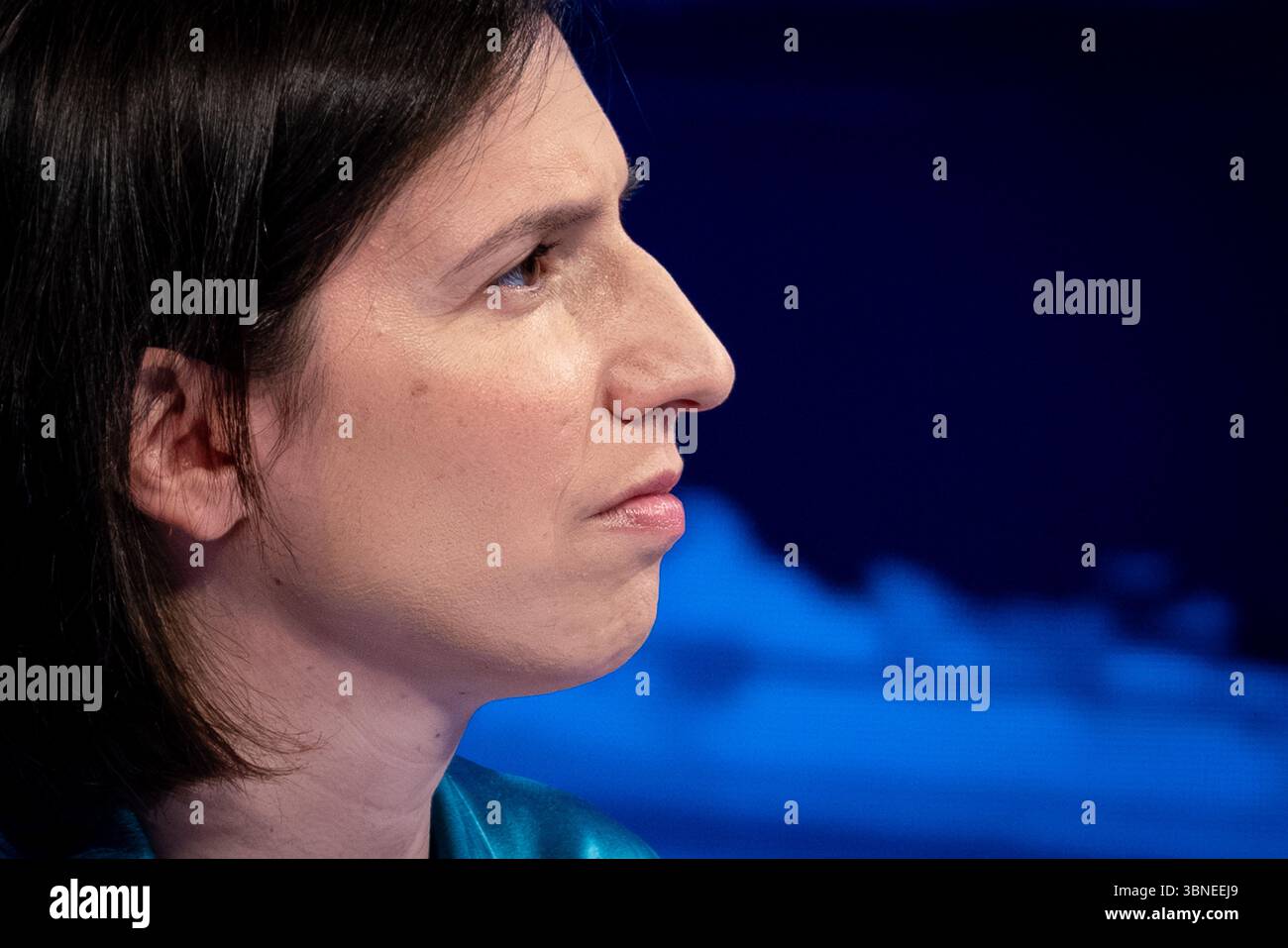 Rom, Italien, am 1. Juli 2025. Demokratische Parteisekretärin Elly Schlein Gast in der Fernsehsendung „in Onda“ in den La7 Studios. Quelle: Stefano Costantino TTL / Alamy Live News Stockfoto