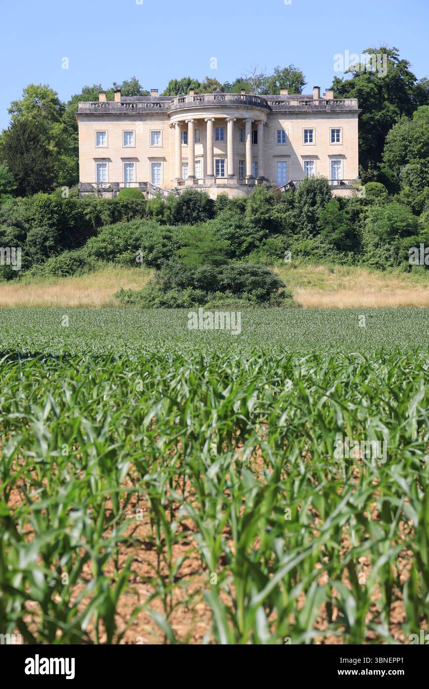 Rastignac Castle im Département Dordogne im Südwesten Frankreichs ist ein architektonischer Cousin des Weißen Hauses. Das Schloss im palladianischen Stil ist einzigartig Stockfoto