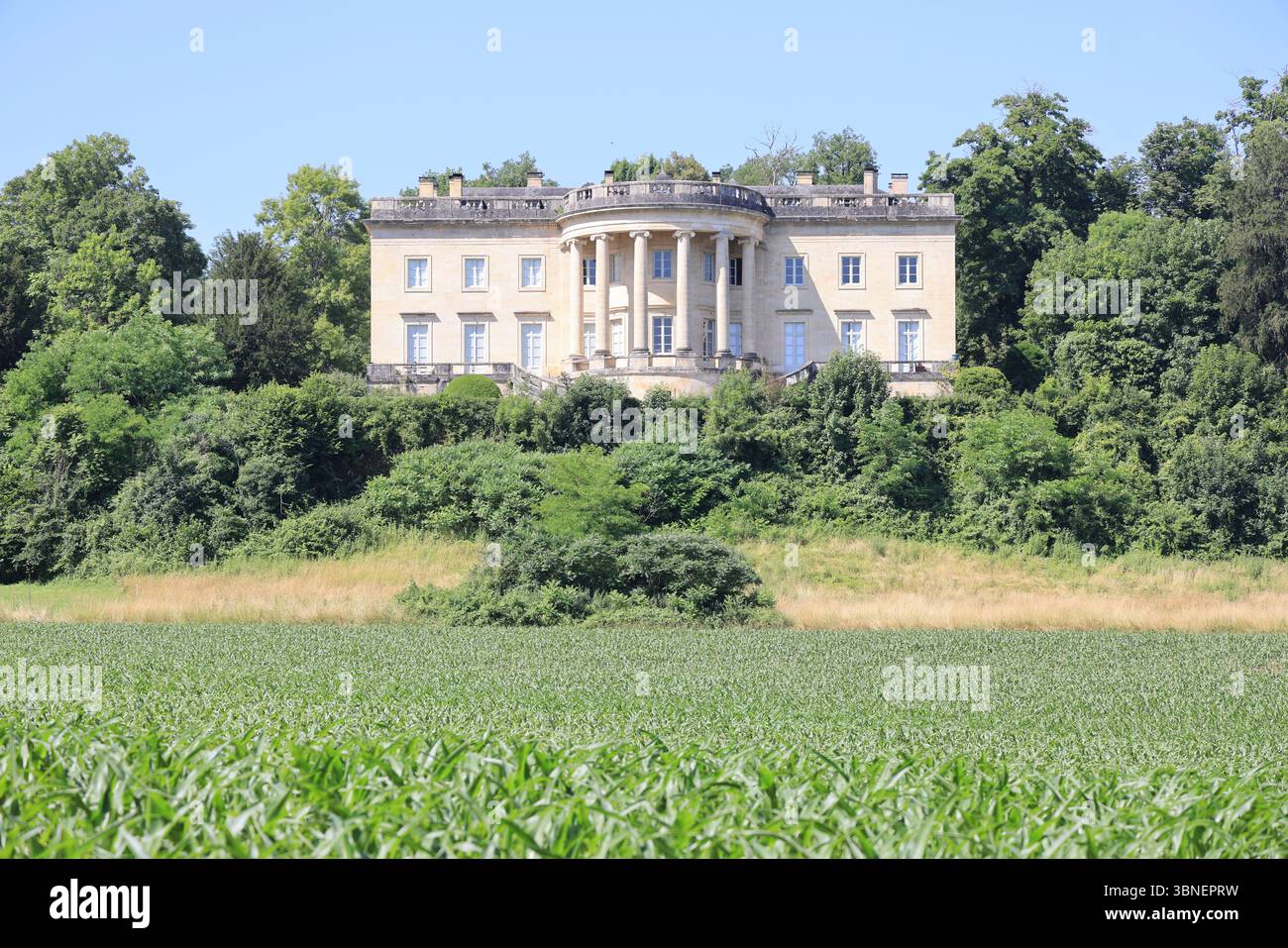 Rastignac Castle im Département Dordogne im Südwesten Frankreichs ist ein architektonischer Cousin des Weißen Hauses. Das Schloss im palladianischen Stil ist einzigartig Stockfoto