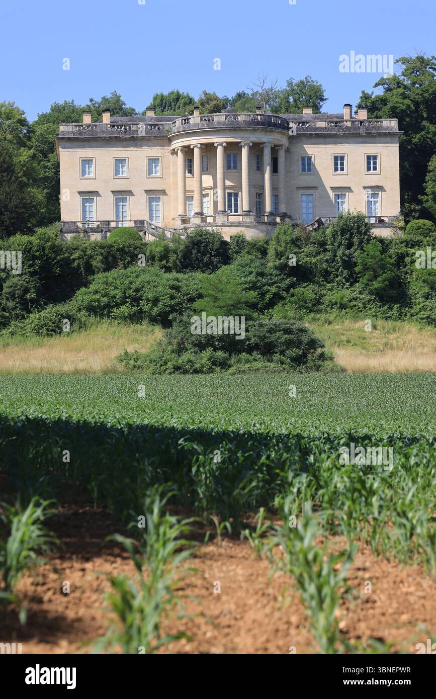 Rastignac Castle im Département Dordogne im Südwesten Frankreichs ist ein architektonischer Cousin des Weißen Hauses. Das Schloss im palladianischen Stil ist einzigartig Stockfoto