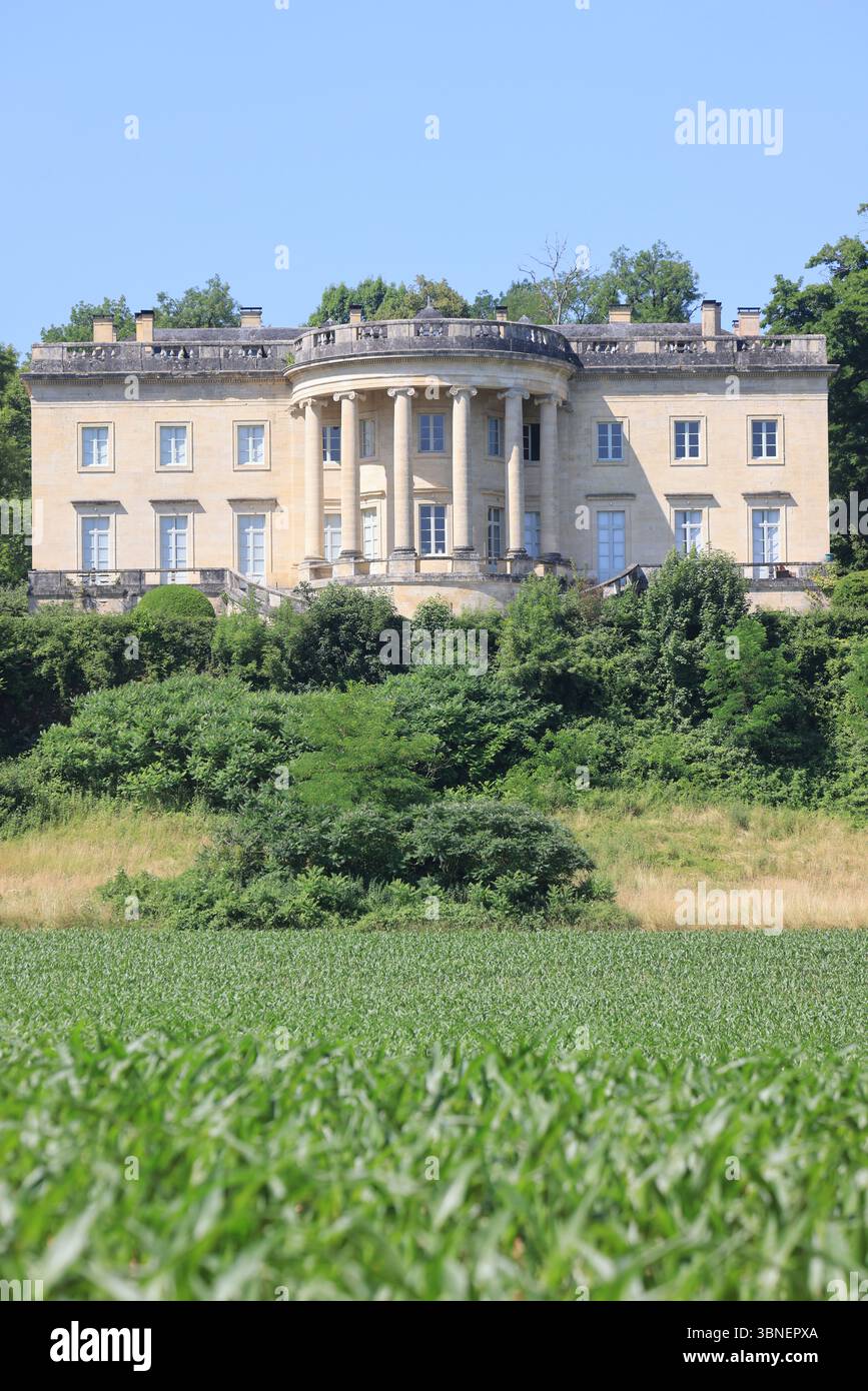 Rastignac Castle im Département Dordogne im Südwesten Frankreichs ist ein architektonischer Cousin des Weißen Hauses. Das Schloss im palladianischen Stil ist einzigartig Stockfoto