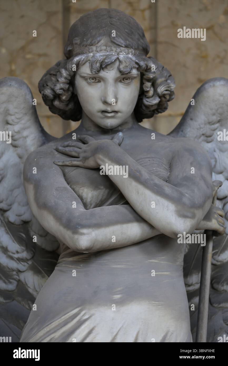 Schutzengelstatue auf dem antiken Friedhof Stockfoto