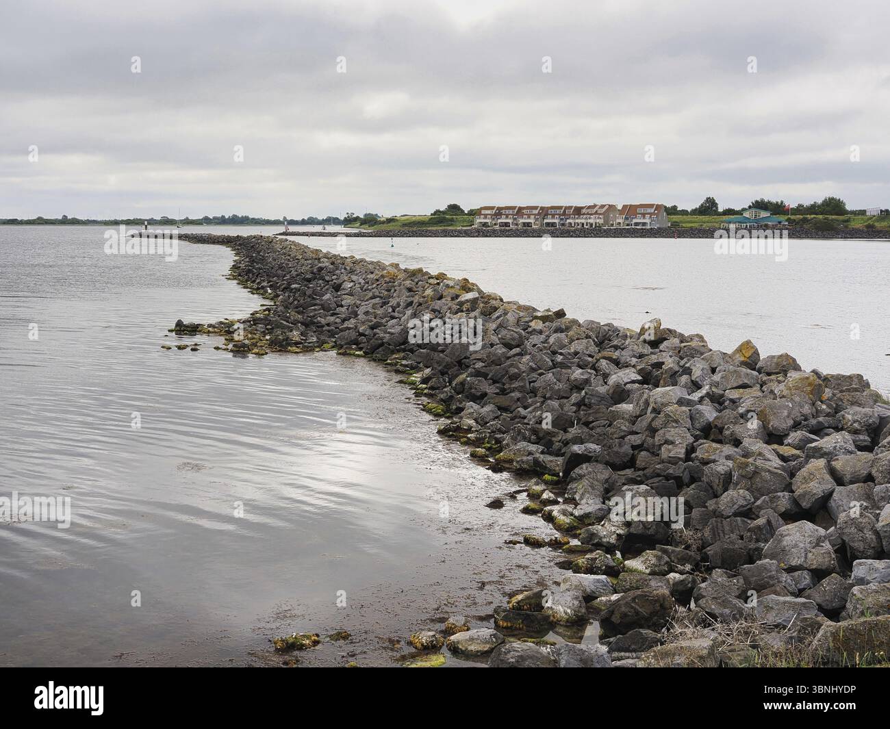 Blick auf das Grevelingenmeer, den größten Binnensalzwassersee in Westeuropa, die Provinzen Zeeland und Südholland, Niederlande Stockfoto