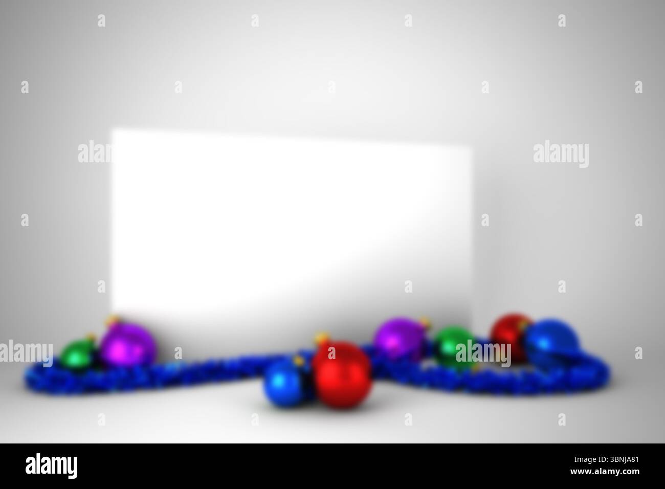 Verschwommenes Poster mit weihnachtskugeln Stockfoto