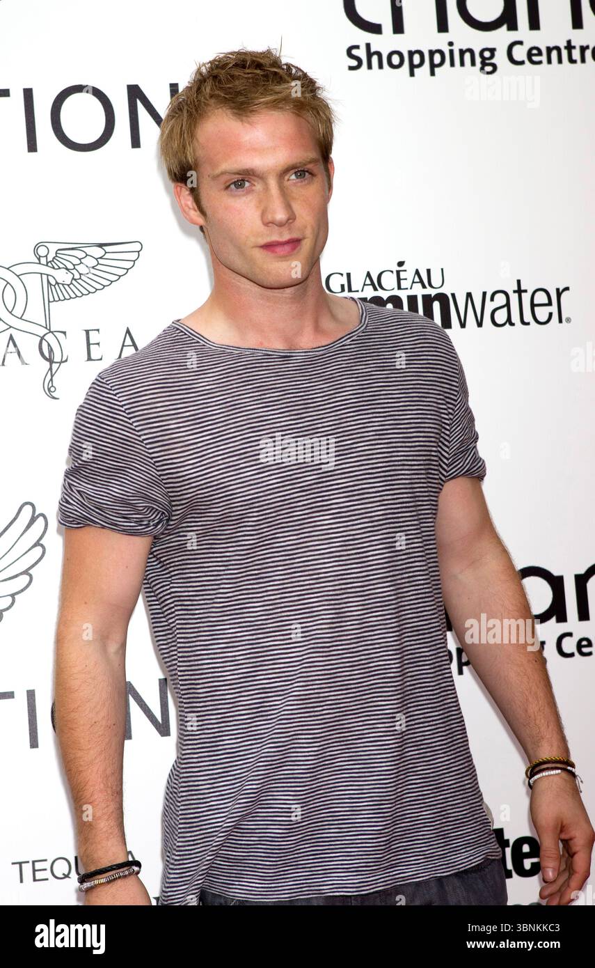 Chris Fountain beim Start des „unbedingten“ Stores in Manchester am 28. Juli 2011 Stockfoto