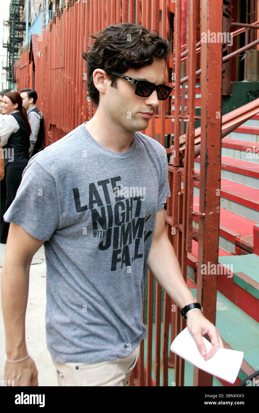 Penn Badgley am Set von Gossip Girl in New York City - 28. Juli 2011 Stockfoto
