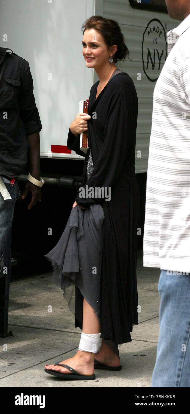 Leighton Meester am Set von Gossip Girl in New York City - 28. Juli 2011 Stockfoto