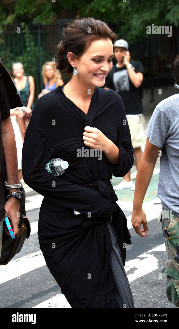 Leighton Meester am Set von Gossip Girl in New York City - 28. Juli 2011 Stockfoto