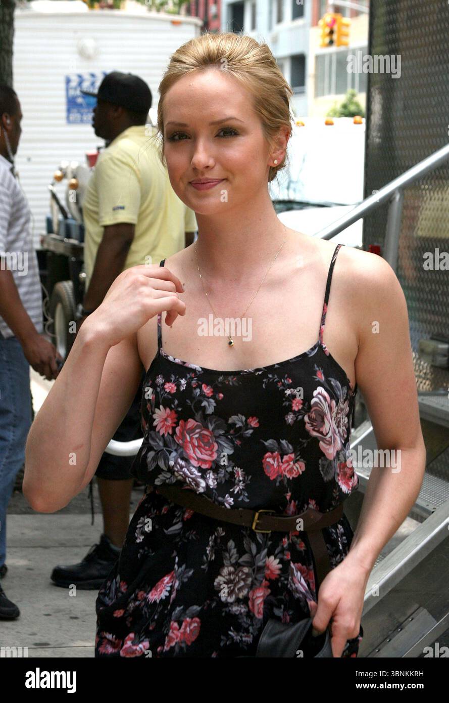 Kaylee Defer am Set von Gossip Girl in New York City - 28. Juli 2011 Stockfoto