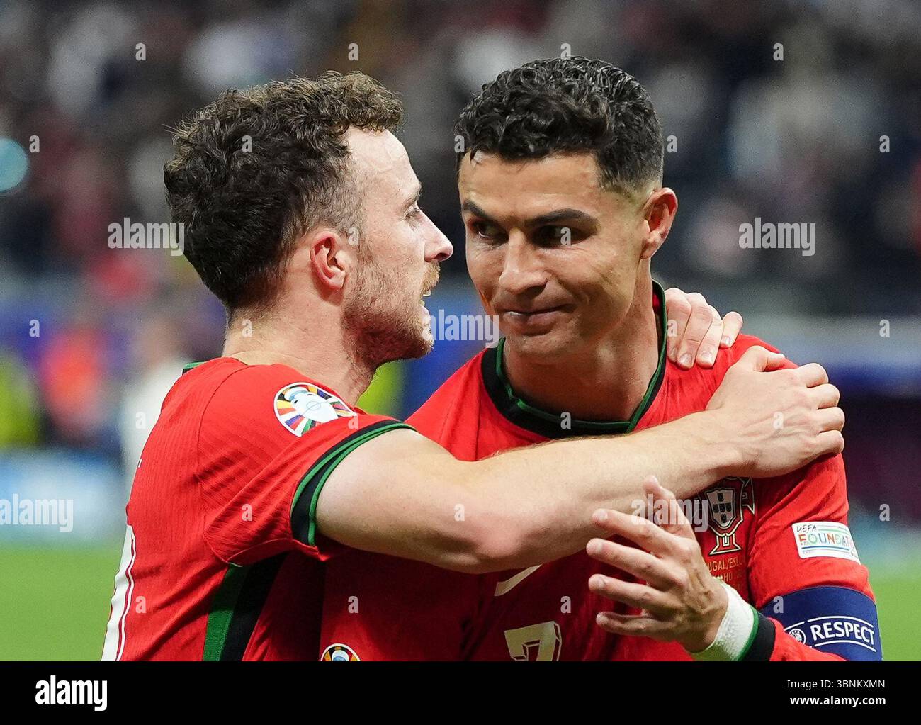 Aktenfoto vom 01.07.2024 von Diogo Jota und Cristiano Ronaldo. Cristiano Ronaldo sagte nach dem Tod seines portugiesischen Teamkollegen Diogo Jota, der 28 Jahre alt war, „es macht keinen Sinn“. Ausgabedatum: Donnerstag, 3. Juli 2025. Stockfoto