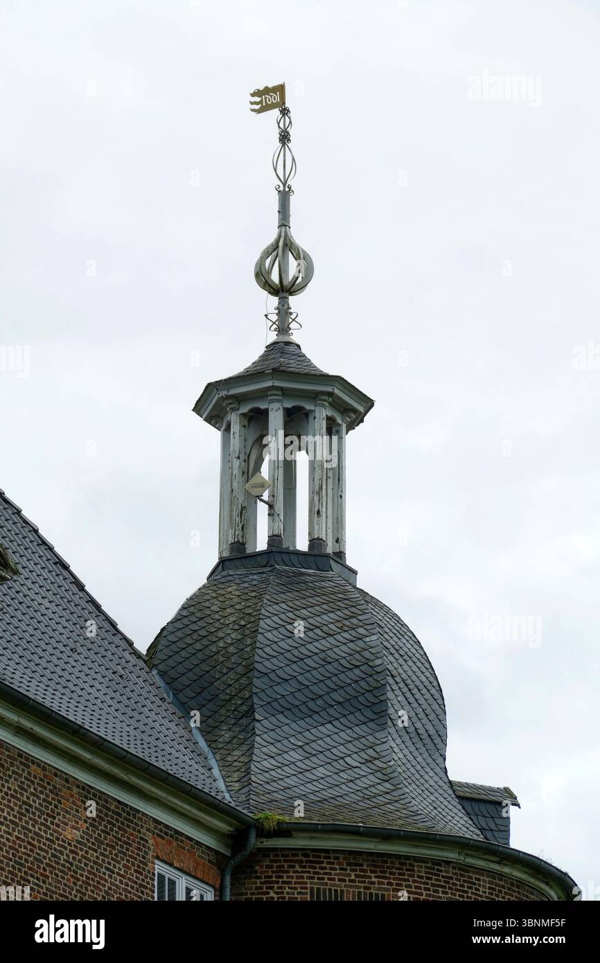 Turm eines historischen Schlosses in Ringenberg bei Hamminkeln Stockfoto