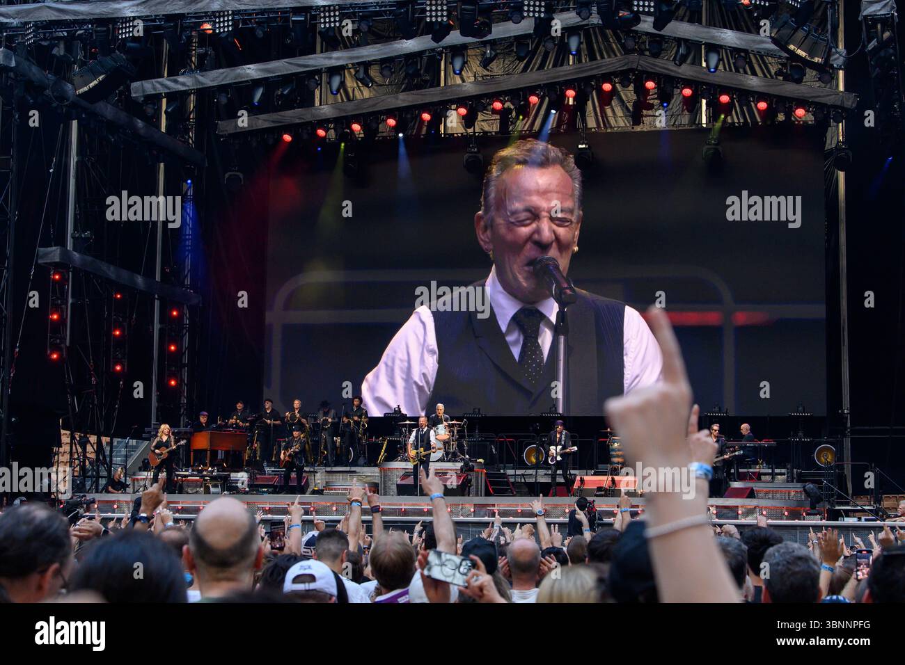 Mailand, Italien. Juli 2025. Concerto di Bruce Springsteen allo stadio San Siro per il The Land of Hope & Dreams Tour - Milano, 03 Luglio 2025 (Foto Claudio Furlan/Lapresse) Konzert von Bruce Springsteen im Stadion San Siro für das Land der Hoffnung & Dreams Tour - Mailand, 03. Juli 2025 (Foto Claudio Furlan/Lapresse) Credit: LaPresse/Alamy Live News Stockfoto