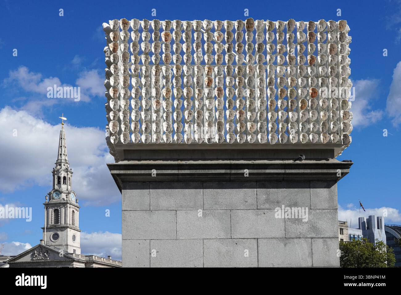 MIL Veces un Instante (A Thousand Times an Instant), 850 Improntas von Teresa Margolles, auf dem Trafalgar Square 4. Sockel, London England United Kingdom Stockfoto