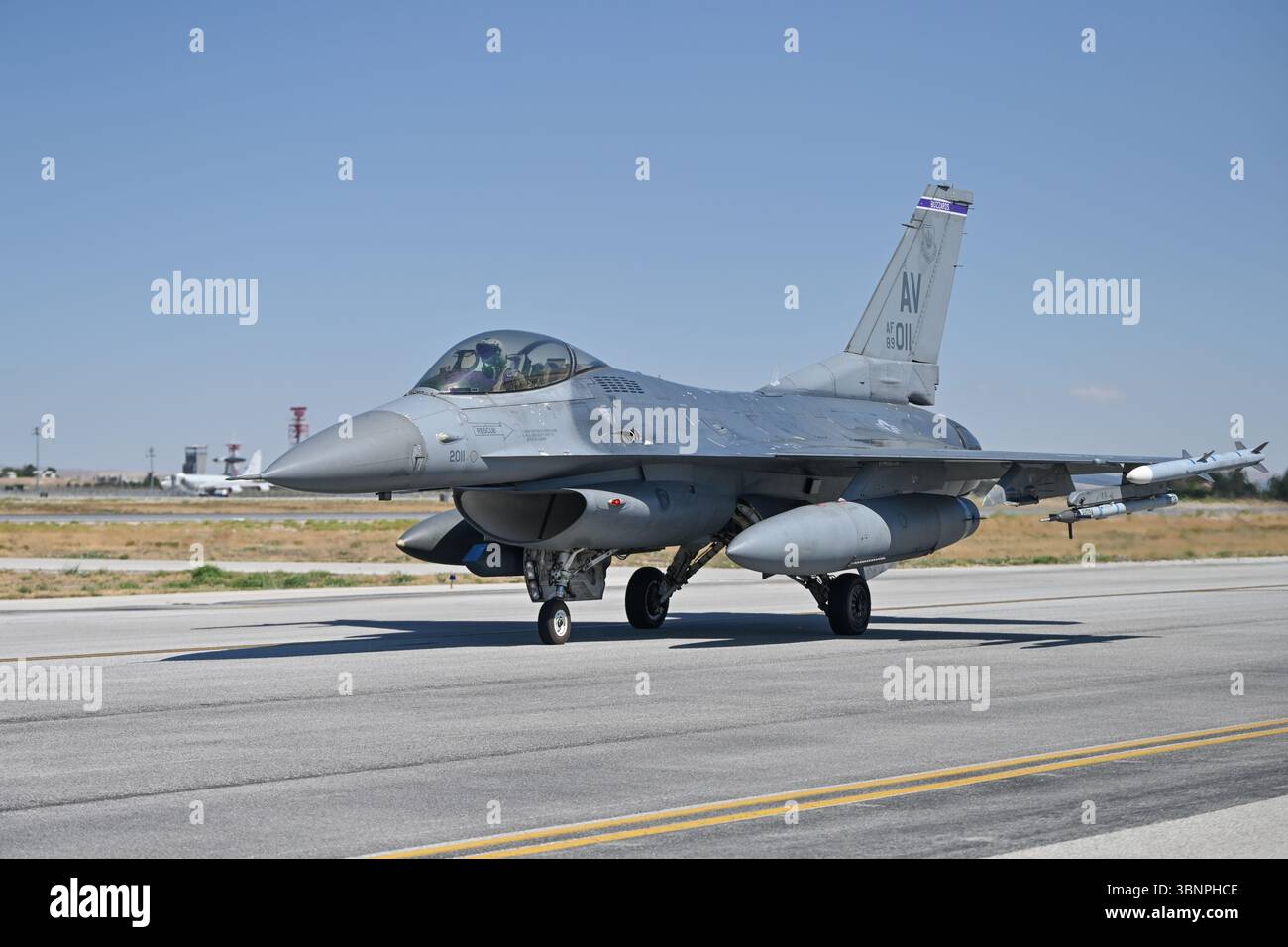 (250704) -- KONYA, 4. Juli 2025 (Xinhua) -- während der Luftübung des Anatolischen Adlers in Konya, T¨¹rkiye, am 3. Juli 2025 wird Ein Militärjet abgebildet. (Mustafa Kaya/Handout Via Xinhua) Stockfoto