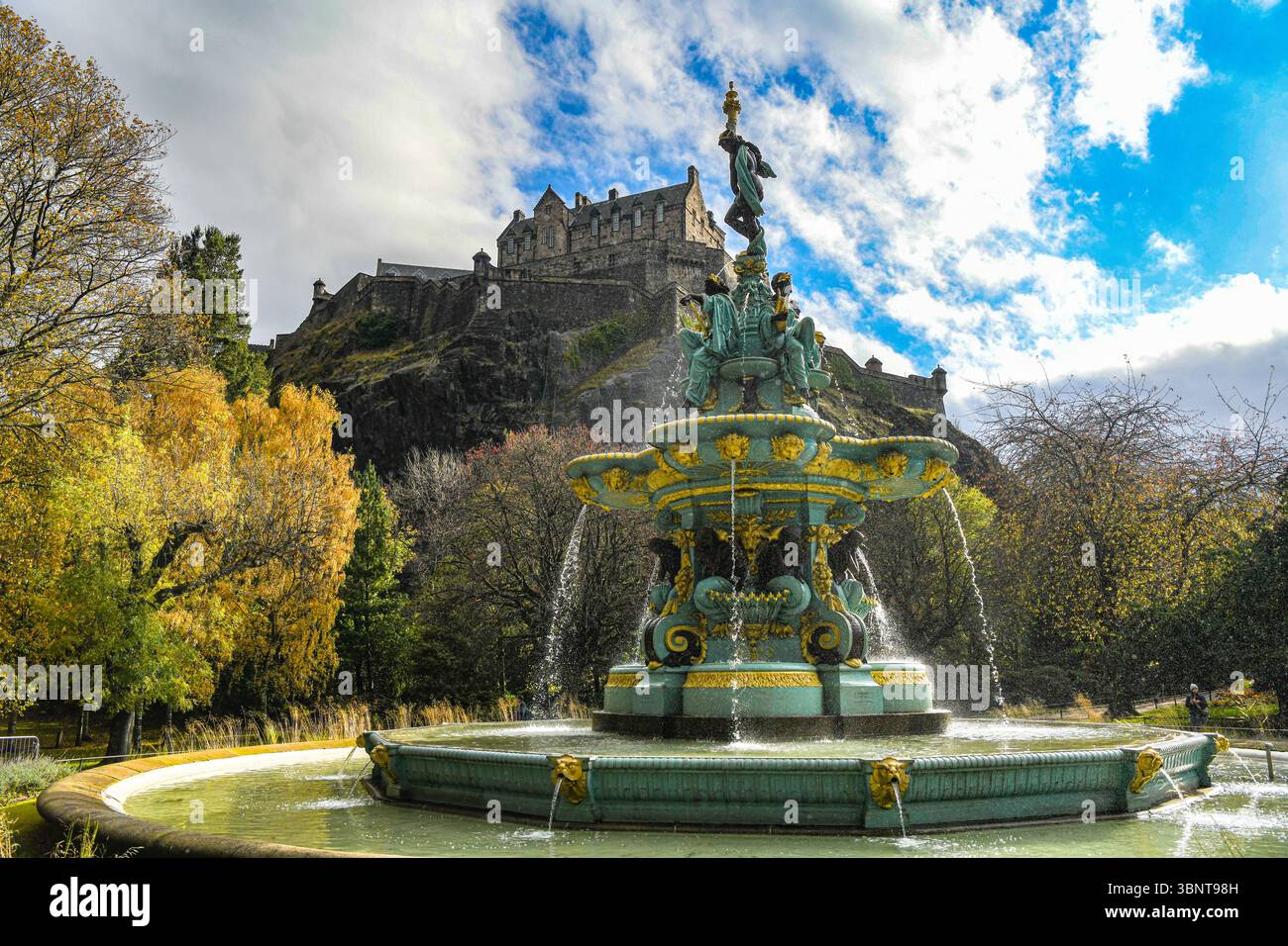 Die detaillierte Architektur des Ross Fountain in Edinburgh Stockfoto