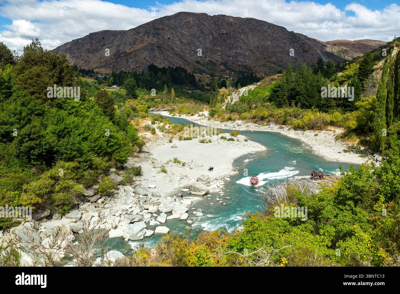 Ein shotover Jet Boot auf dem Shotover River in der Nähe von Arthurs Point Queenstown, Otago, Neuseeland Stockfoto