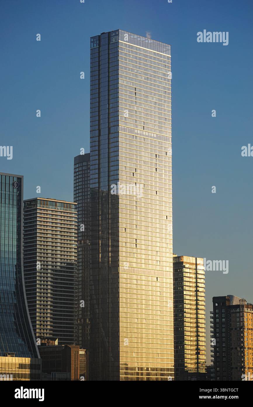 Wahrzeichen Pinnacle neue moderne Wohnung Wolkenkratzer, höchster Wohnturm in Großbritannien, auf der Isle of Dogs, London, England Großbritannien Stockfoto