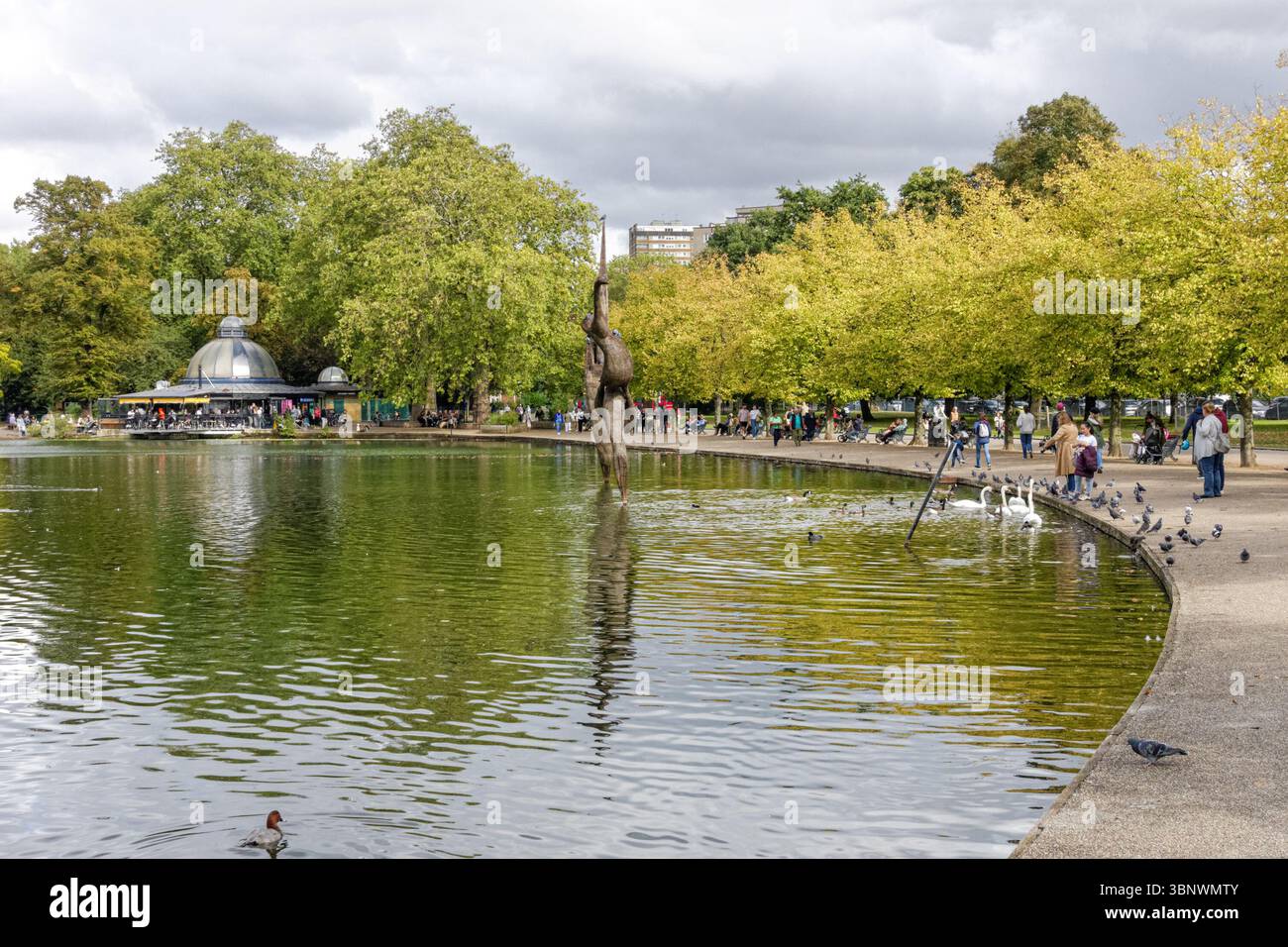 Menschen in Victoria Park, London England Vereinigtes Königreich Großbritannien und Nordirland Stockfoto