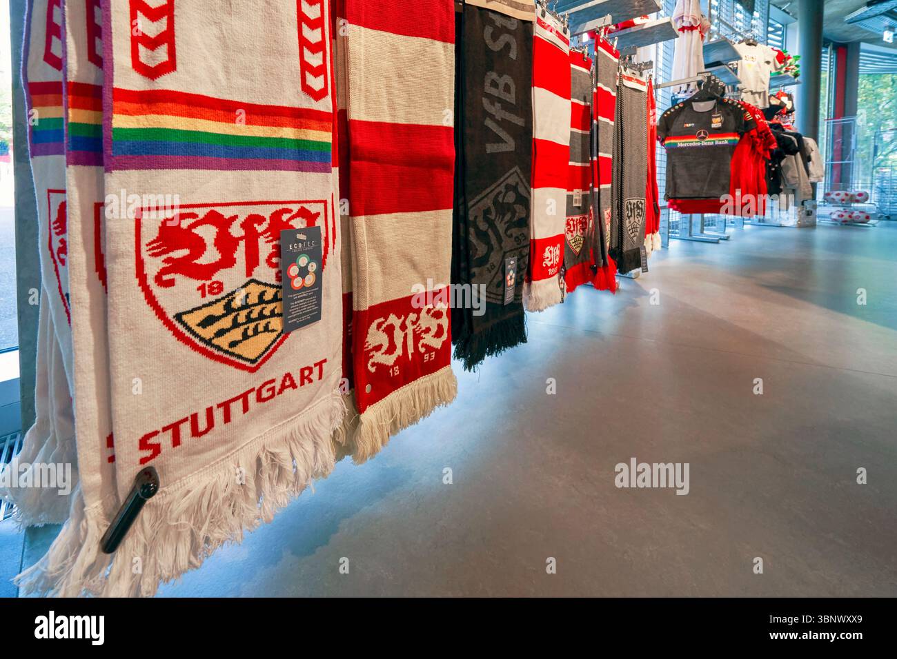 Im Fanshop der Mercedes Benz Arena - dem offiziellen Spielplatz des FC Stuttgart Stockfoto