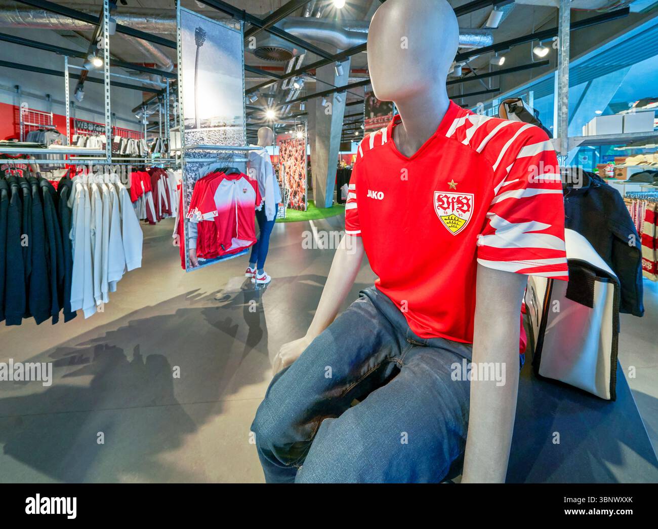 Im Fanshop der Mercedes Benz Arena - dem offiziellen Spielplatz des FC Stuttgart Stockfoto