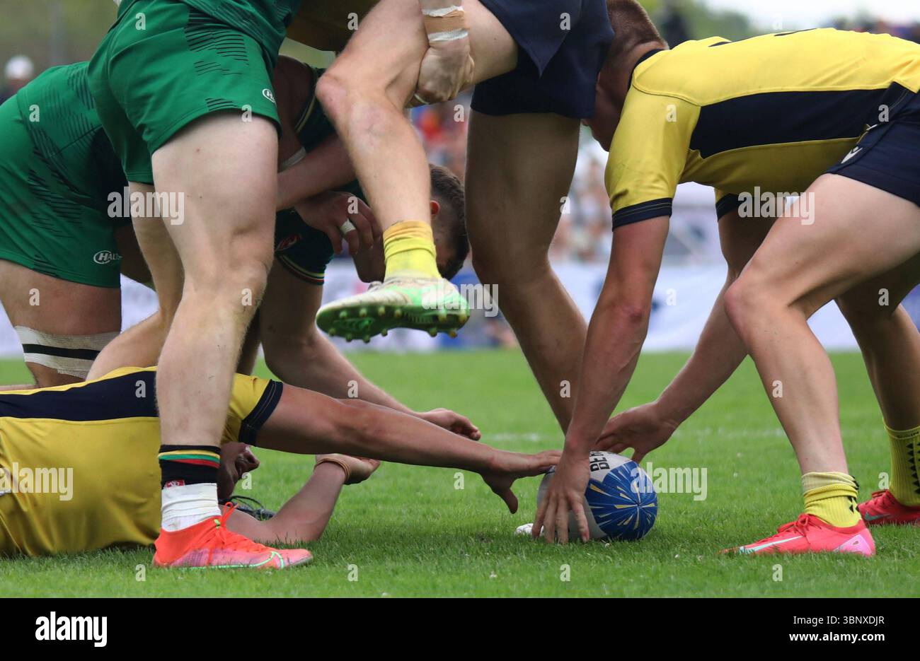 29.06.2025, xcex, DE, Hamburg, Rugby, Hamburg Seven Rugby, Rugby Europe, Eurovia, Rugby Europe Sevens Championship Series Hamburg, Tackle, Paket, Symbolbild *** 29 06 2025, xcex, DE, Hamburg, Rugby, Hamburg Seven Rugby, Rugby Europe, Eurovia, Rugby Europe Sevens Championship Series Hamburg, Tackle, Paket, symbolisches Bild CE Stockfoto
