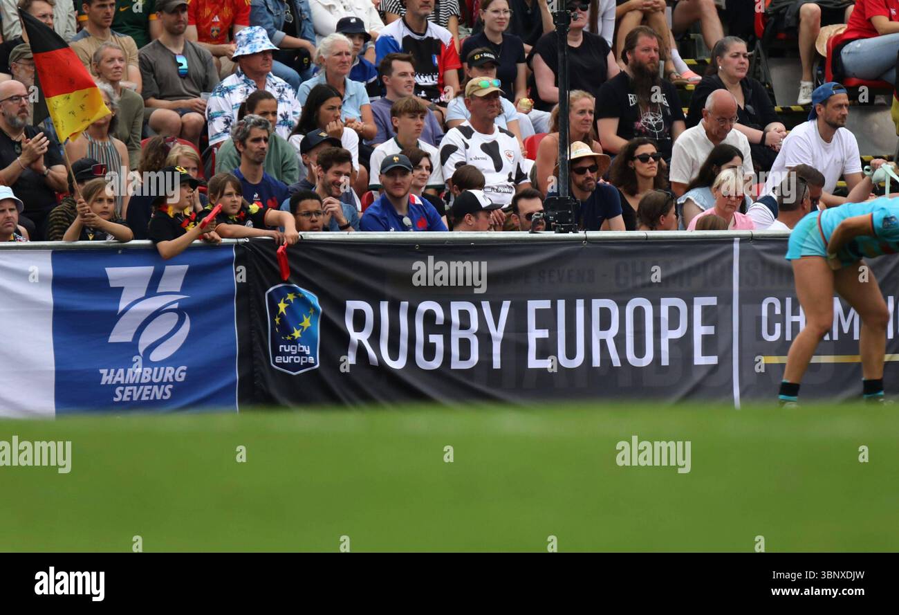 29.06.2025, xcex, DE, Hamburg, Rugby, Hamburg Seven Rugby, Rugby Europe, Eurovia, Rugby Europe Sevens Championship Series Hamburg, Banner, Partner, Werbung, Symbolbild *** 29 06 2025, xcex, DE, Hamburg, Rugby, Hamburg Seven Rugby, Rugby Europe, Eurovia, Rugby Europe Sevens Championship Series Hamburg, Banner, Partner, Werbung, symbolisches Bild CE Stockfoto