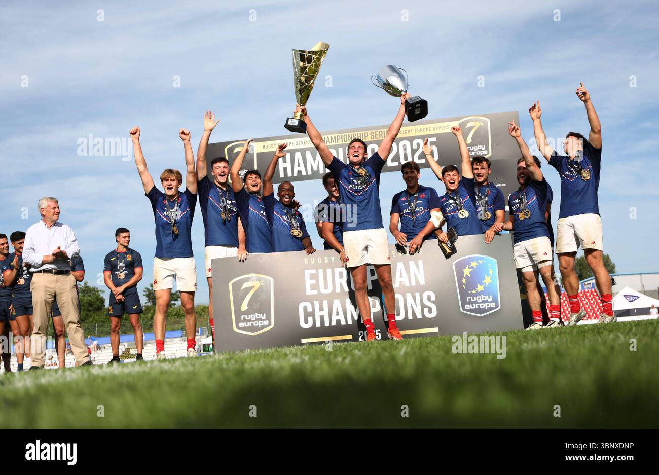 29.06.2025, xcex, DE, Hamburg, Rugby, Hamburg Seven Rugby, Rugby Europe, Eurovia, Rugby Europe Sevens Championship Series Hamburg, Europameister, Sieger Hamburg, Team Frankreich, Frankreich *** 29 06 2025, xcex, GER, Hamburg, Rugby, Hamburg Seven Rugby, Rugby Europe, Eurovia, Rugby Europe Sevens Championship Series Hamburg, Europameister, Sieger Hamburg, Team Frankreich, Frankreich CE Stockfoto