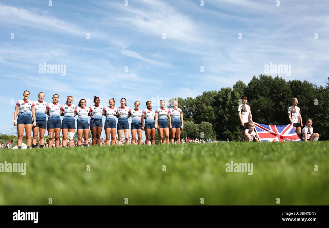 29.06.2025, xcex, DE, Hamburg, Rugby, Hamburg Seven Rugby, Rugby Europe, Eurovia, Rugby Europe Sevens Championship Series Hamburg, Team GB, Grossbritannien, Nationalhymne *** 29 06 2025, xcex, DE, Hamburg, Rugby, Hamburg Seven Rugby, Rugby Europe, Eurovia, Rugby Europe Sevens Championship Series Hamburg, Team GB, Großbritannien, Nationalhymne CE Stockfoto