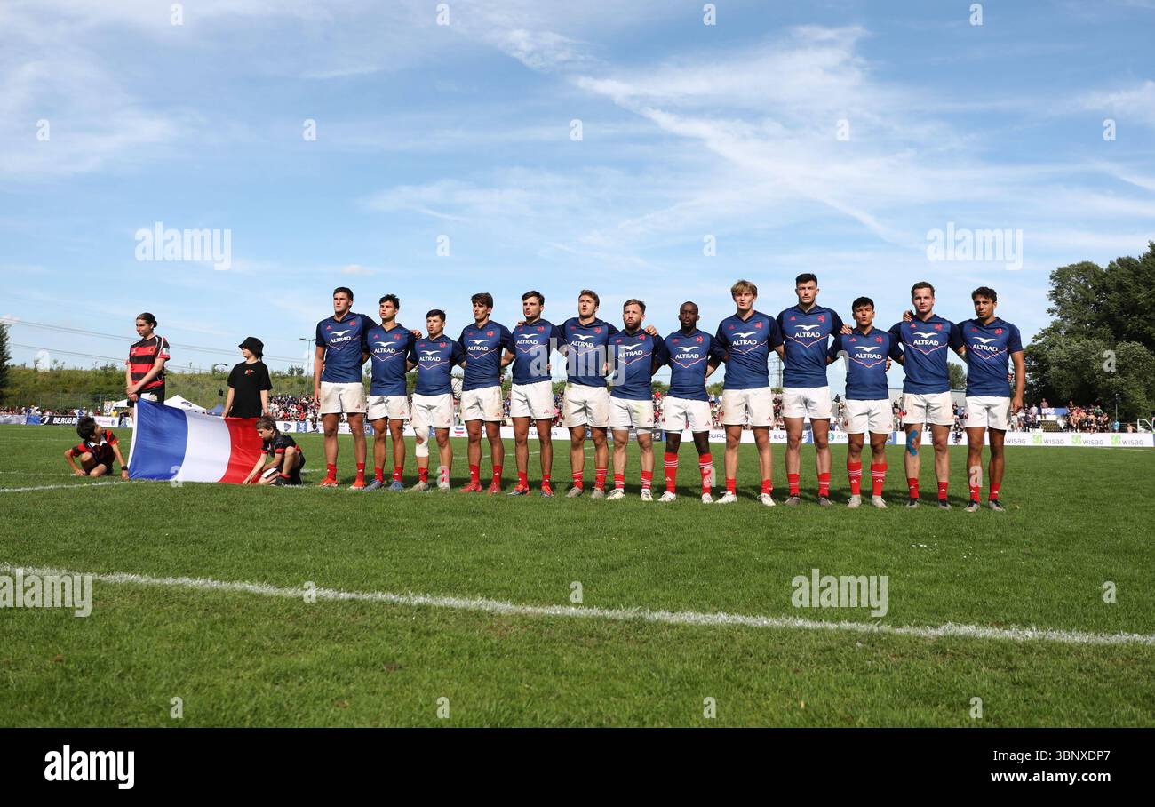 29.06.2025, xcex, DE, Hamburg, Rugby, Hamburg Seven Rugby, Rugby Europe, Eurovia, Rugby Europe Sevens Championship Series Hamburg, Team Frankreich, Nationalhymne *** 29 06 2025, xcex, DE, Hamburg, Rugby, Hamburg Seven Rugby, Rugby Europe, Eurovia, Rugby Europe Sevens Championship Series Hamburg, Team France, Frankreich, Nationalhymne CE Stockfoto