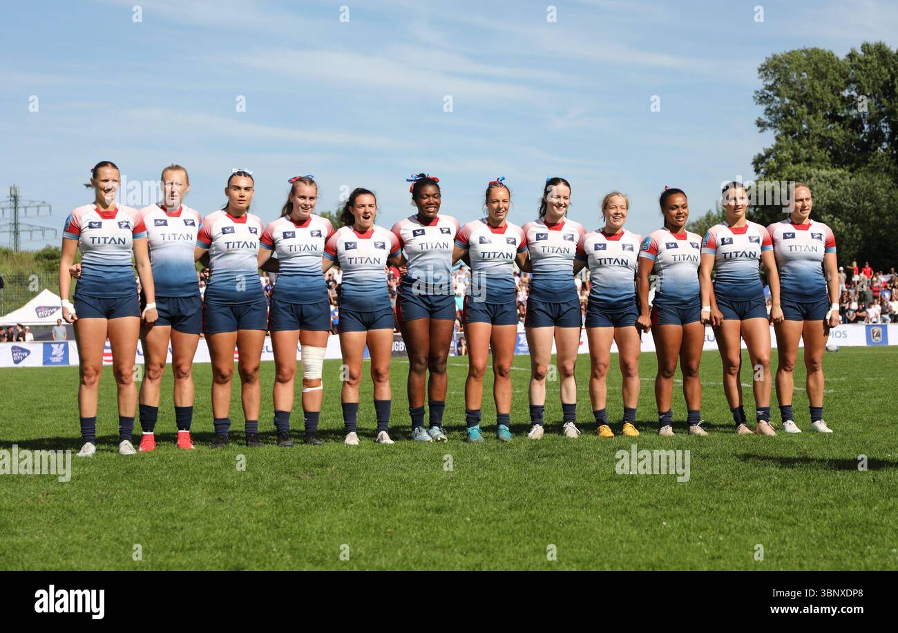 29.06.2025, xcex, DE, Hamburg, Rugby, Hamburg Seven Rugby, Rugby Europe, Eurovia, Rugby Europe Sevens Championship Series Hamburg, Team GB, Grossbritannien, Nationalhymne *** 29 06 2025, xcex, DE, Hamburg, Rugby, Hamburg Seven Rugby, Rugby Europe, Eurovia, Rugby Europe Sevens Championship Series Hamburg, Team GB, Großbritannien, Nationalhymne CE Stockfoto