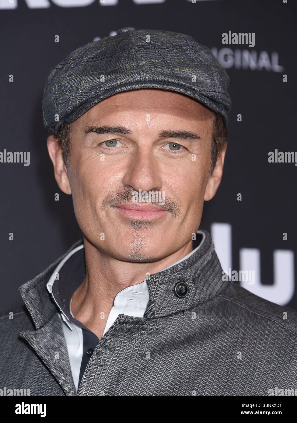 Westwood, USA. Juli 2025. Nip/Tuck und Julian McMahon, 56 Jahre alt, starben am 2. Juli 2025 in Clearwater, Florida. Seine Todesursache war Krebs.--------------------------------------------------------------- Julian McMahon bei Marvel's Runaways Premiere Event am 16. November 2017 in Westwood, CA. Janet Gough/AFF-USA.com Credit: AFF/Alamy Live News Stockfoto
