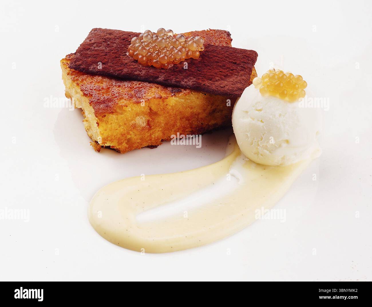 Essen Stillleben, molekulare Küche. Eis, Apfelmus-Kaviar und Auflauf Stockfoto