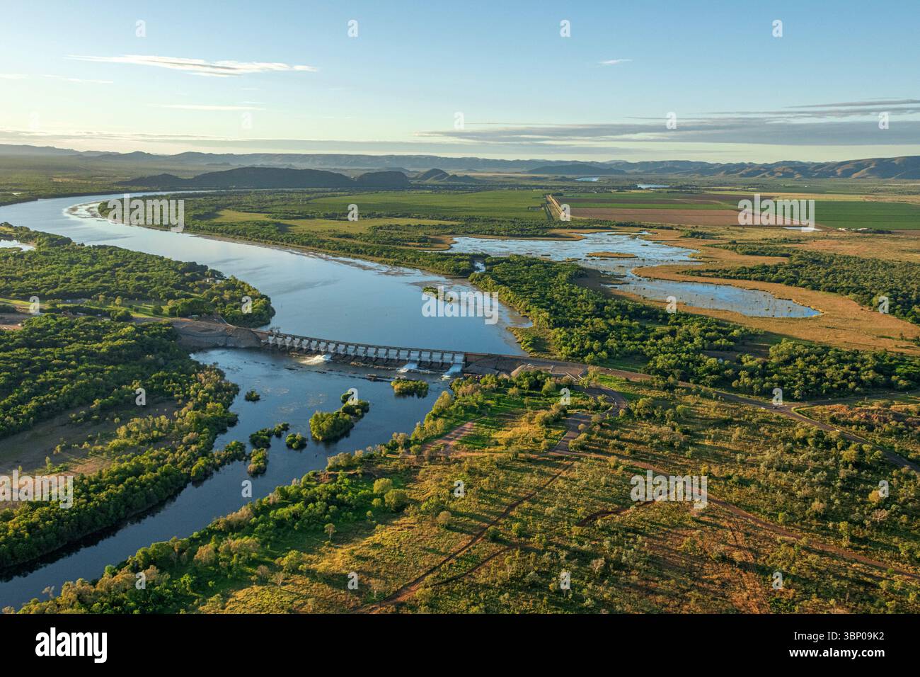 Eine Luftaufnahme des Ord River Diversion Dam, Kununurra, Western Australia. Stockfoto