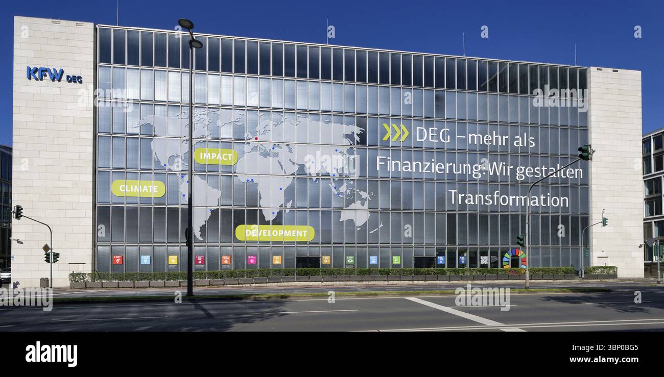 Köln, Deutschland 25. Juni 2024: Sitz der DEG - Deutsche Investitions- und Entwicklungsgesellschaft mbH in köln Tochtergesellschaft der KfW Banking Grou Stockfoto