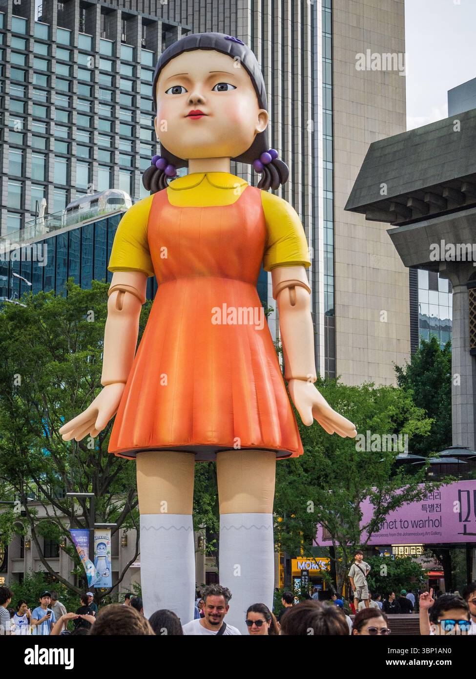 Seoul, Südkorea - Juli 05.2025: Jump Rope Game Season 3 sogar im Gwanghwamun Plaza, Seoul Stockfoto