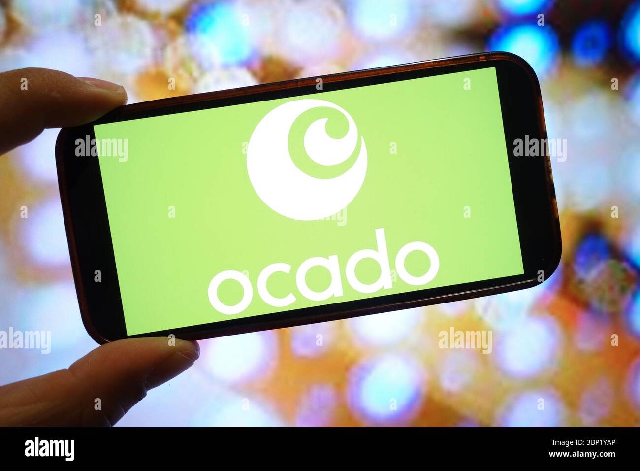 Polen. Juli 2025. In dieser Abbildung wird ein Firmenlogo von Ocado auf einem Smartphone angezeigt. (Credit Image: © Piotr SWAT/SOPA Images via ZUMA Press Wire) NUR REDAKTIONELLE VERWENDUNG! Nicht für kommerzielle ZWECKE! Stockfoto