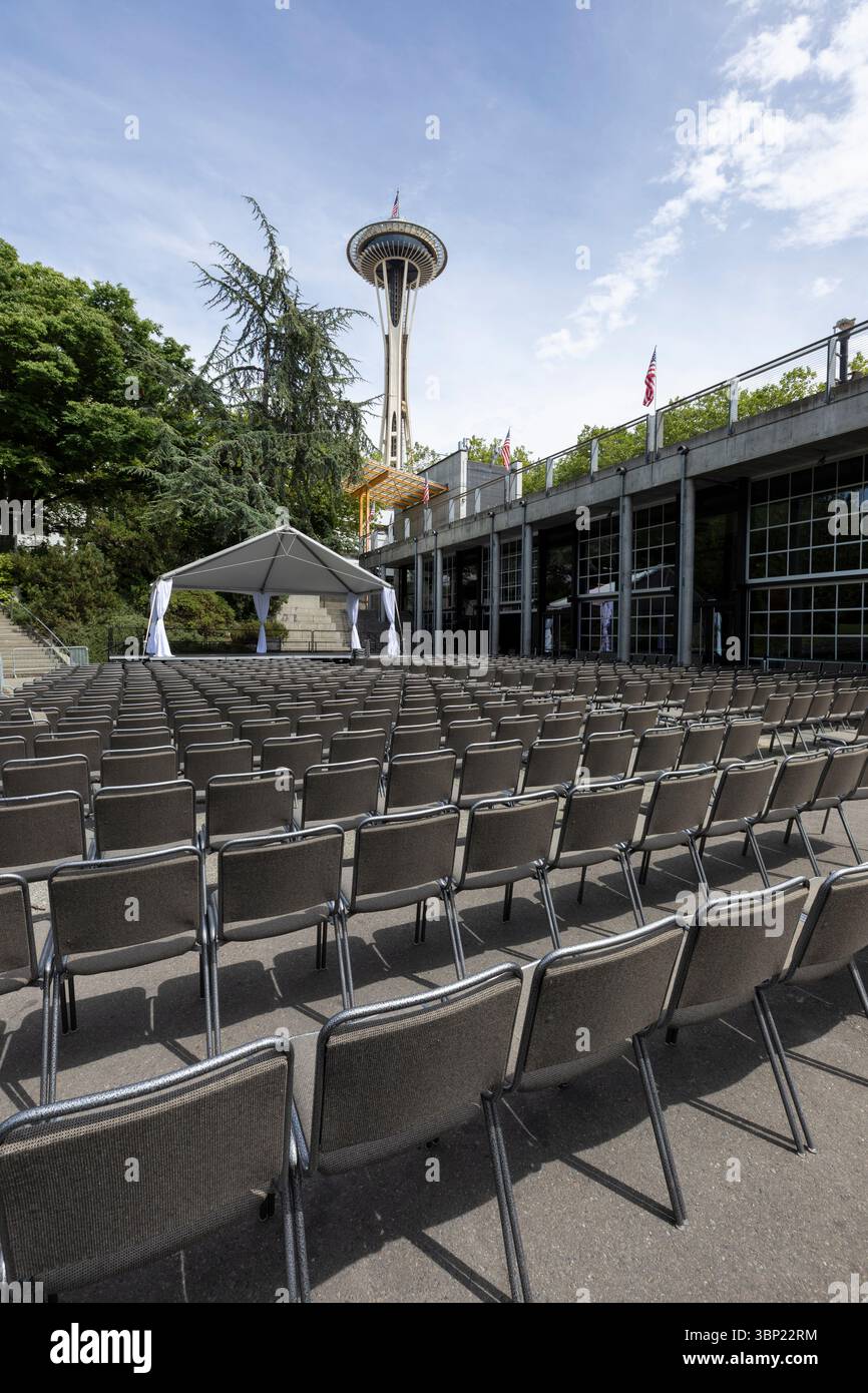 Der Fisher Pavilion des Seattle Center steht leer nach einer Veranstaltung am Freitag, den 4. Juli 2025. Stockfoto