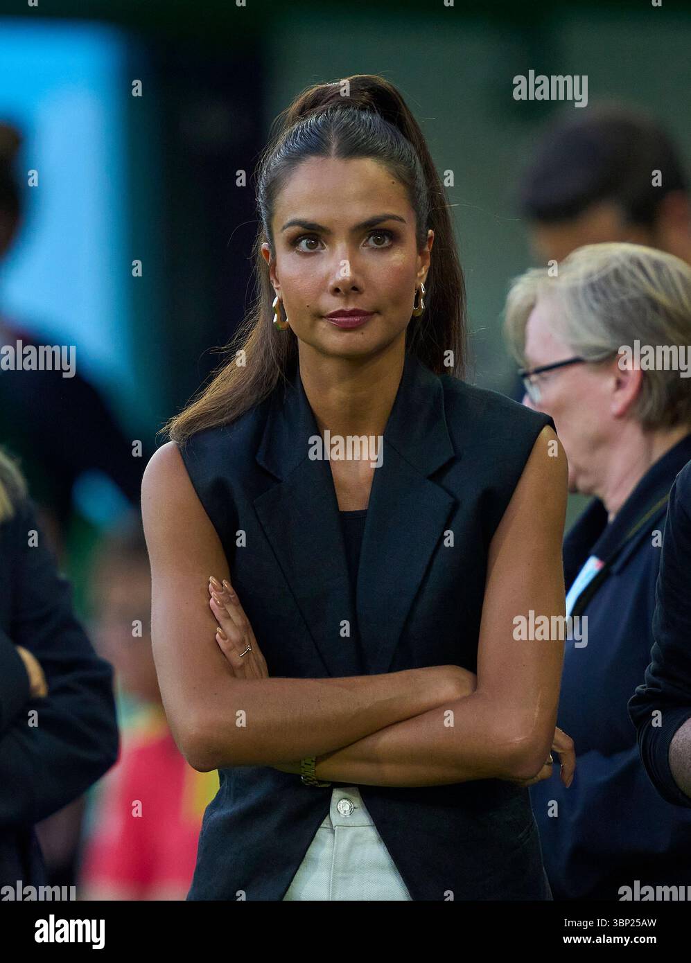 St.Gallen, Schweiz. Juli 2025. Lea Wagner, Sportmoderatorin ARD Sport Moderatorin, beim Fußball UEFA Frauen EURO 2025 Spiel DEUTSCHLAND, Polen. , . Am 4. Juli 2025 in St.Gallen, Schweiz. Fotograf: ddp Images/STAR-Images Credit: ddp Media GmbH/Alamy Live News Stockfoto