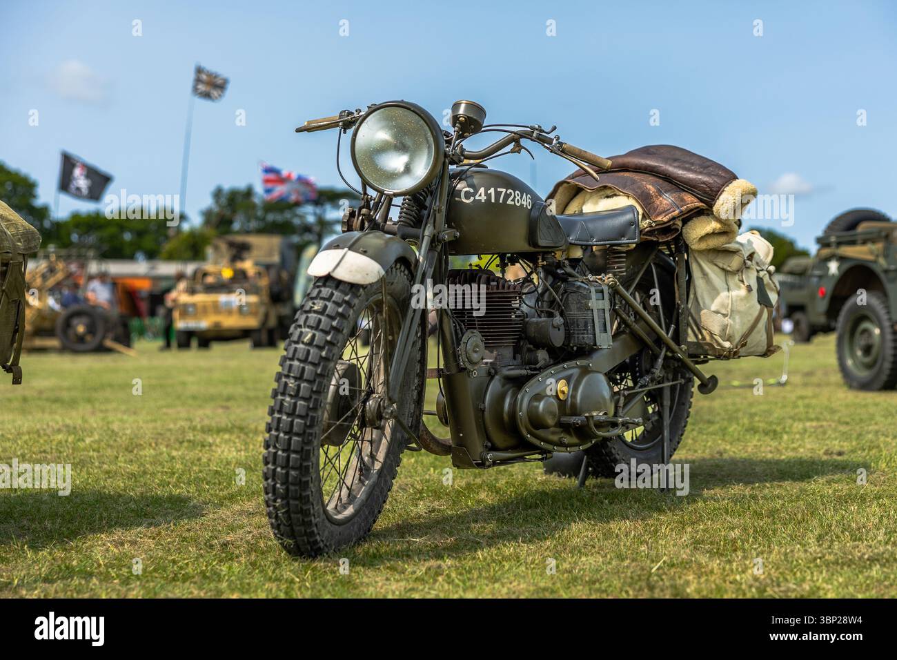1940 BSA Militärmotorrad auf der Military Airshow Airshow in Shuttleworth am 31. Mai 2025. Stockfoto