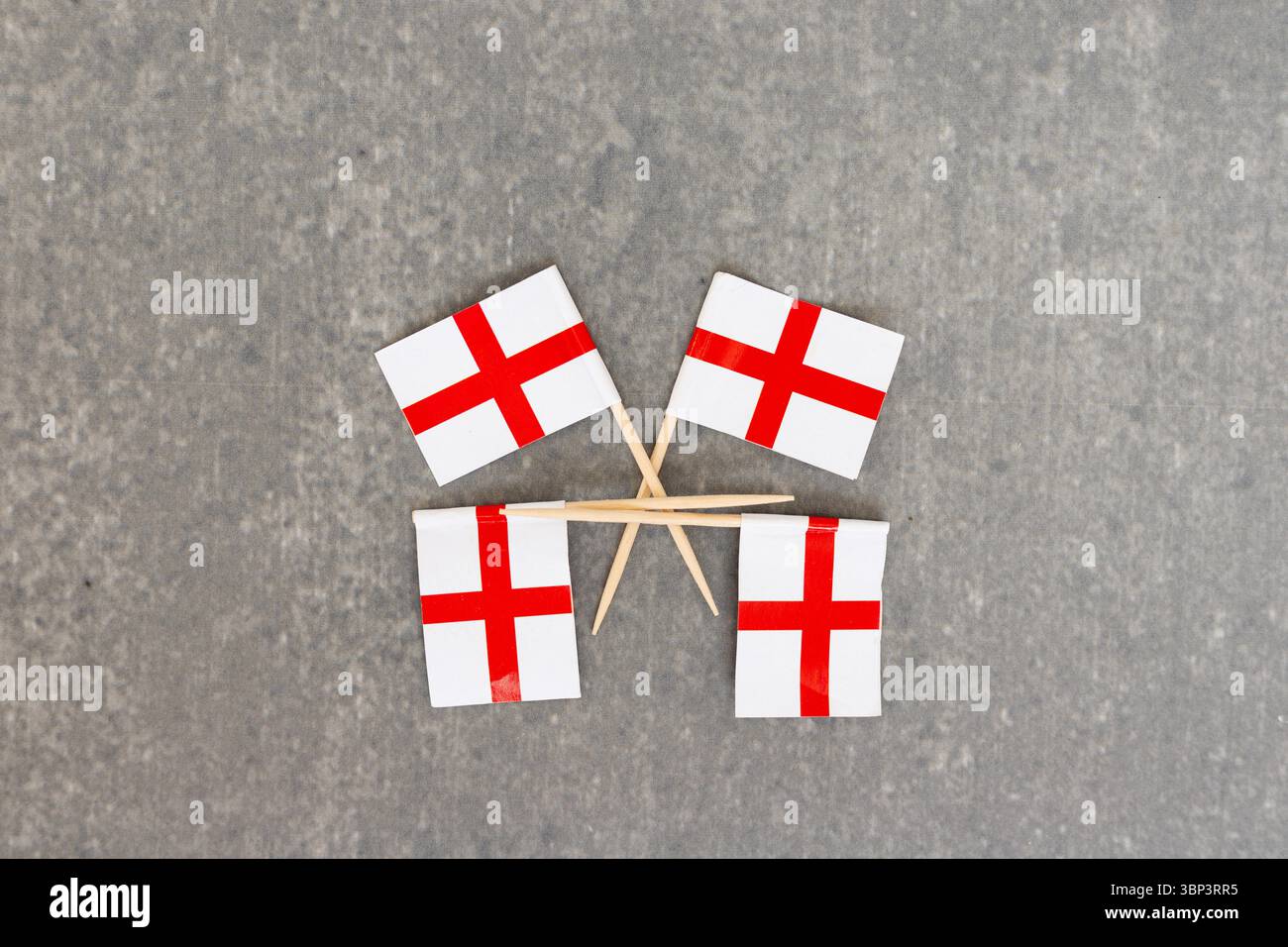 Flaggen von England auf grauem Hintergrund Stockfoto