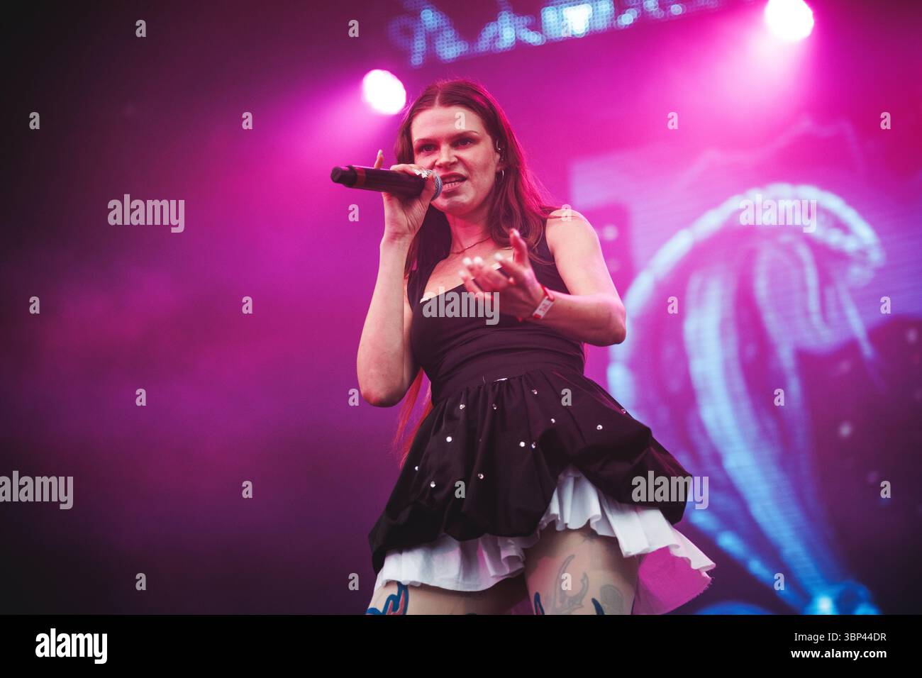 Ikkimel Rapper Fotos Und Bildmaterial In Hoher Aufl sung Alamy ikkimel-rapper-fotos-und-bildmaterial-in-hoher-aufl-sung-alamy