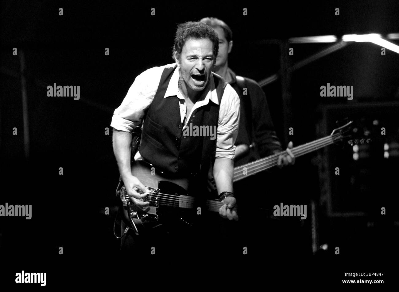 Castelvecchio di Reno, Bologna 18.10.2002: Bruce Springsteen und die E-Street Band während des Live-Konzerts im Palamalagutti Stockfoto