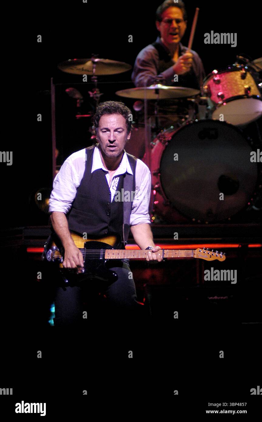 Castelvecchio di Reno, Bologna 18.10.2002: Bruce Springsteen und die E-Street Band während des Live-Konzerts im Palamalagutti Stockfoto