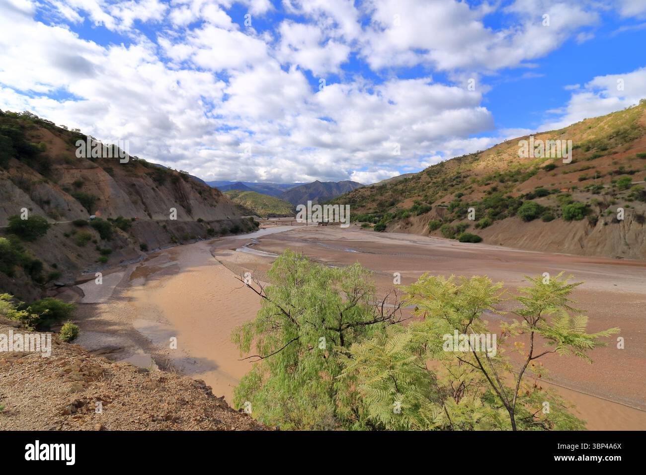 Das trockene Tal des Pilcomayo-Flusses in der Nähe von Sucre in Bolivien Stockfoto