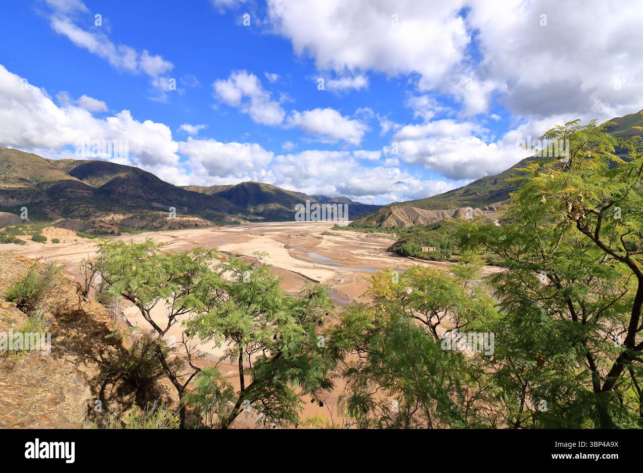 Das trockene Tal des Pilcomayo-Flusses in der Nähe von Sucre in Bolivien Stockfoto