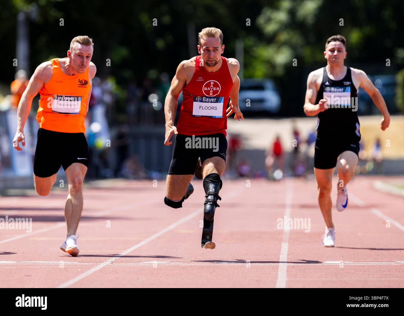 Leverkusen, Deutschland. Juli 2025. Leverkusen, Fritz-Jacobi-Anlage, 05.07.2025: Johannes Floors (TSV Bayer 04 Leverkusen) läuft 100 m während der Para Heimspiel Leichtathletik. Quelle: Mika Volkmann/Alamy Live News Stockfoto