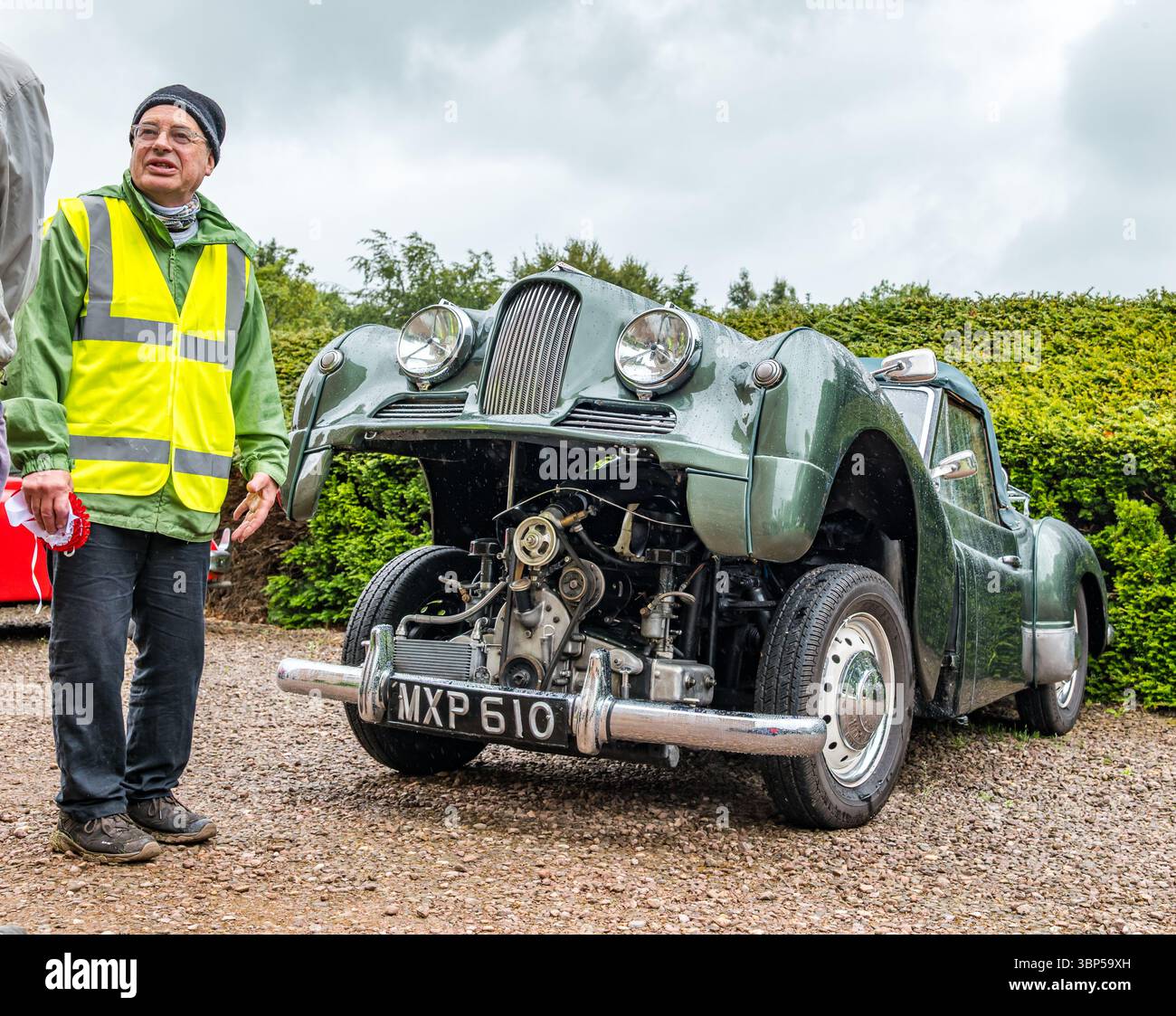 Haddington, East Lothian, Schottland, Vereinigtes Königreich, 6. Juli 2025. Wheels of gestern, Scottish Association of Vehicle Enthusiasten (SAVE) jährlicher Ausflug. Mitglieder reisen durch East Lothian und kommen zum Mittagessen im Lennoxlove House. Im Bild: Ein Jowett Jupiter aus dem Jahr 1952 auf dem Lennoxlove Estate. Quelle: Sally Anderson/Alamy Live News Stockfoto